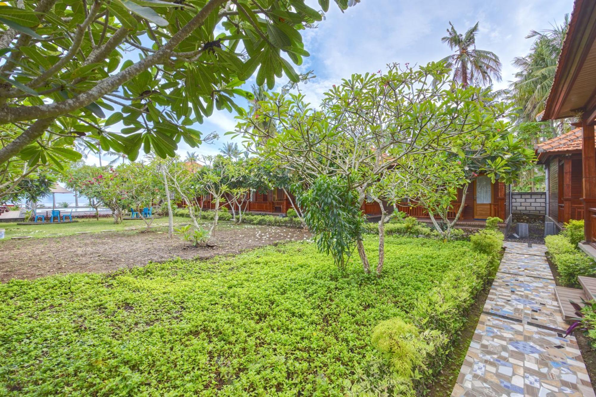 Putri Nusa Beach Ped Exterior foto